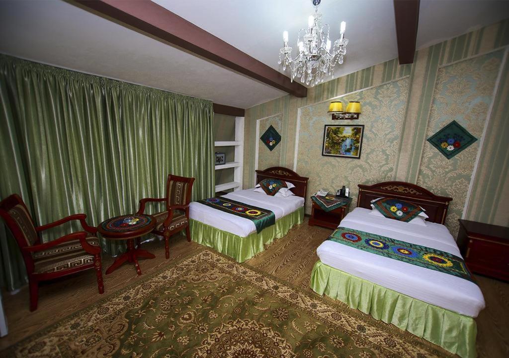 Oriyo Dushanbe Hotel Exteriör bild